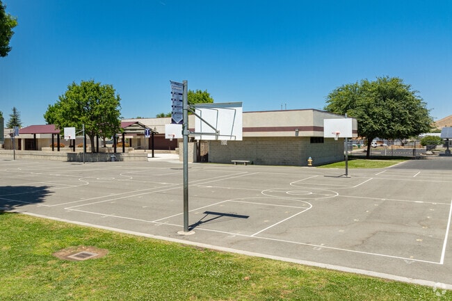 Monte Vista Elementary School provides several basketball courts for students to play.