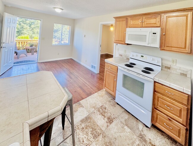 Kitchen / Living Room