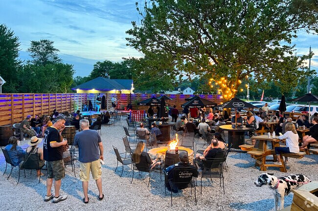 Flint Station near Wynstone has some of the best events in Columbus.