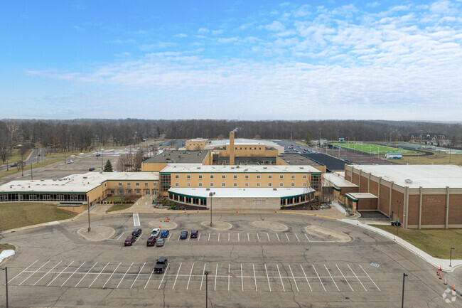New Castle High School has a student-teacher ratio of 15 to 1.