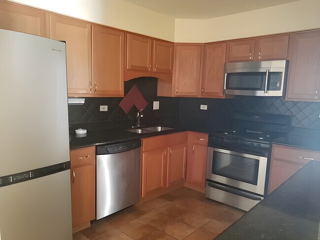 7461 Blackburn Ave unit F201, Downers Grove, IL 60516 - photo 3