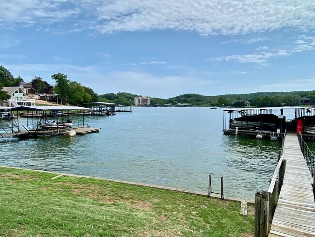 732 Bonaire Rd unit 1, Camdenton, MO 65020 - photo 2