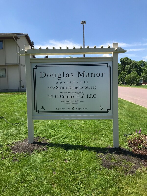 902 S Douglas St, Lamberton, MN 56152