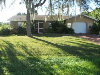 630 Edgemere St NW, Port Charlotte, FL 33948