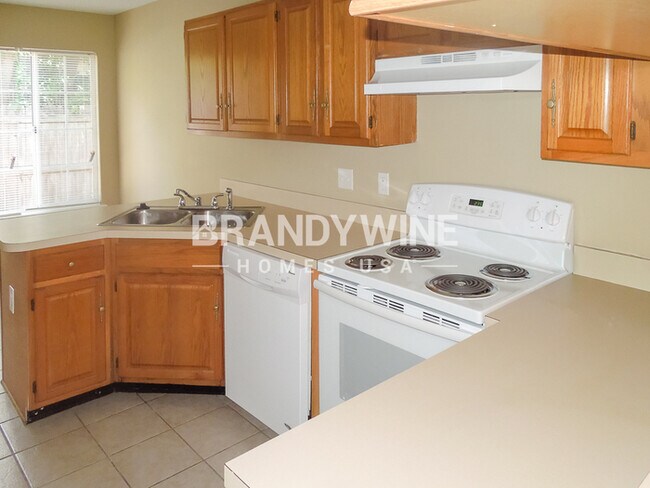 8145 Mactavish Way W, Jacksonville, FL 32244 - photo 5