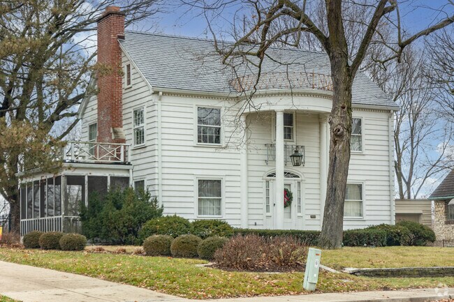 More simple colonial farmhouse homes are found within West Bluff.