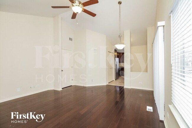 3023 Impressions Dr, Lake In the Hills, IL 60156 - photo 7