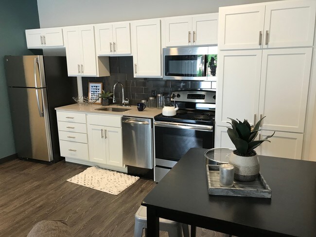 University Village, Des Moines, IA 50311 - photo 2