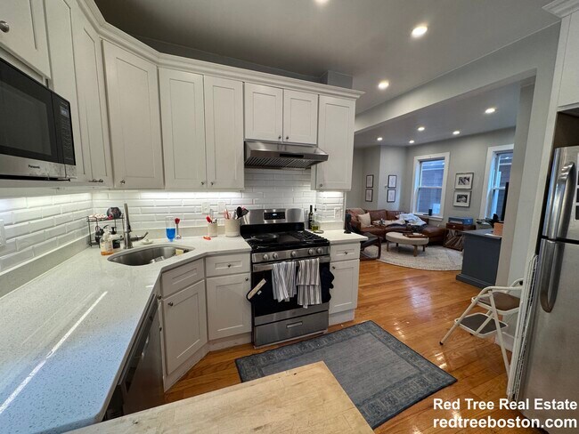 11 Anson St, Jamaica Plain, MA 02130 - photo 7