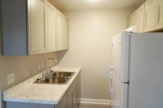 Burnet View, Cincinnati, OH 45220 - photo 2