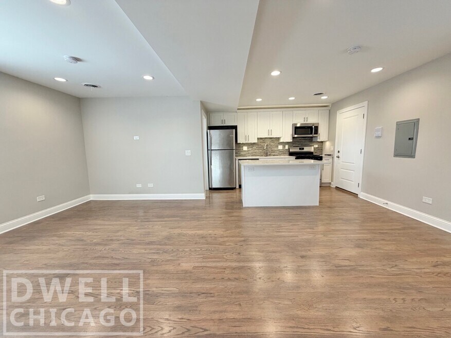 4101 N Lincoln Ave unit 2R, Chicago, IL 60618 - photo 1