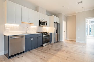 159 Everett St Unit 303, Boston, MA 02128