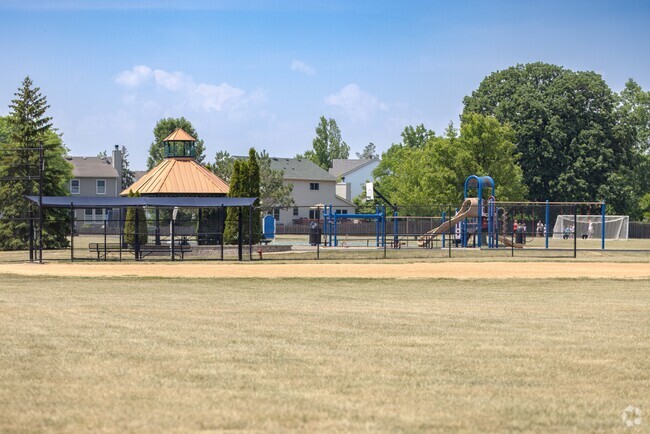 Millburn Middle School is a public school located in Lindenhurst, IL.
