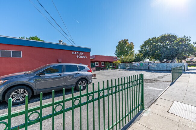 The front of Hadley Elementary School