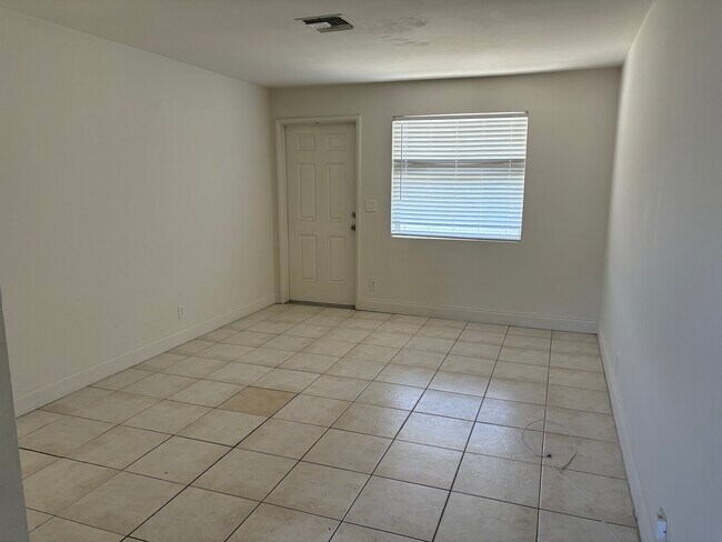 370 SW 1st St unit 370, Boca Raton, FL 33432 - photo 4