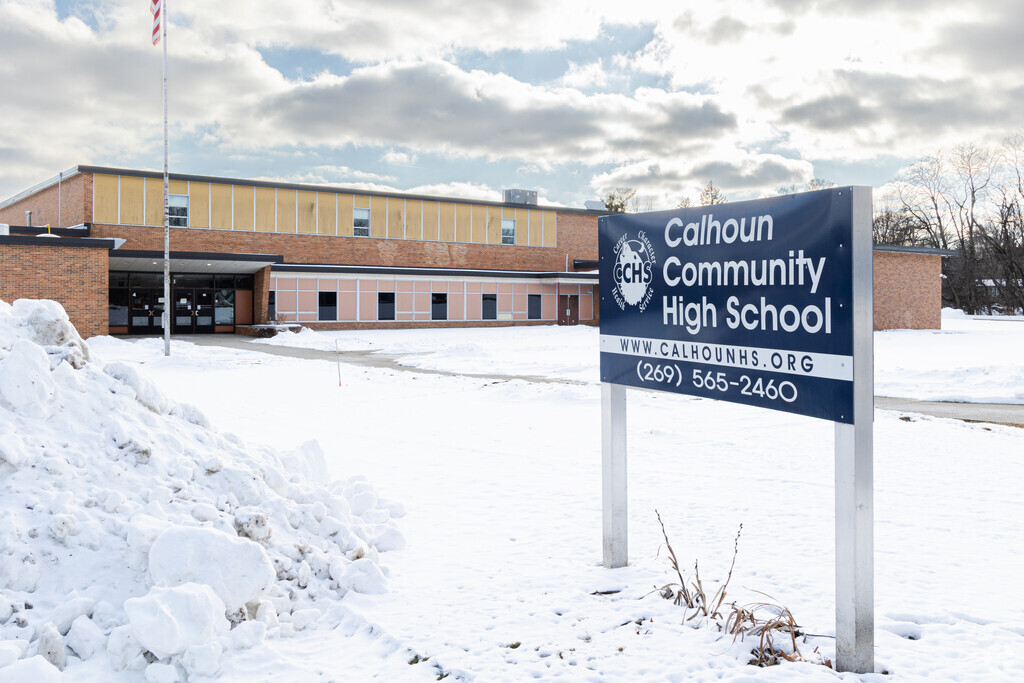 Calhoun Community High School is located in Springfield, Michigan.