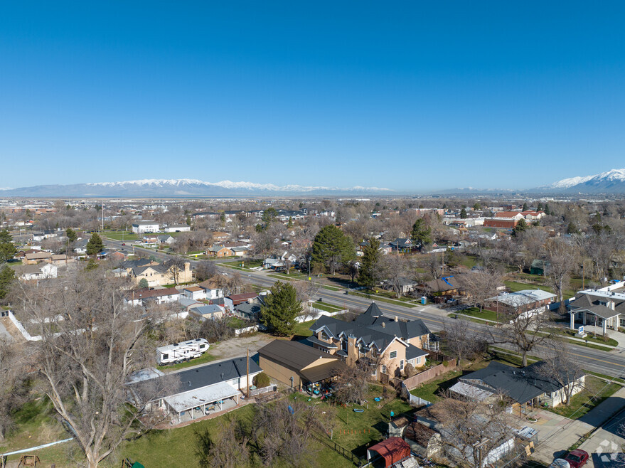 Neighborhood_Evergreen_V1_121223
