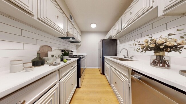 Gulf View Apartments | Remodeled!, Biloxi, MS 39531 - photo 2