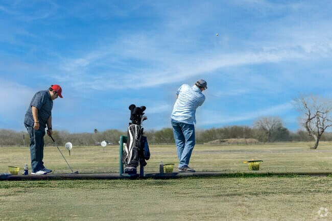 L.E. Ramey Golf Course offers an 18-hole public course in Kingsville.