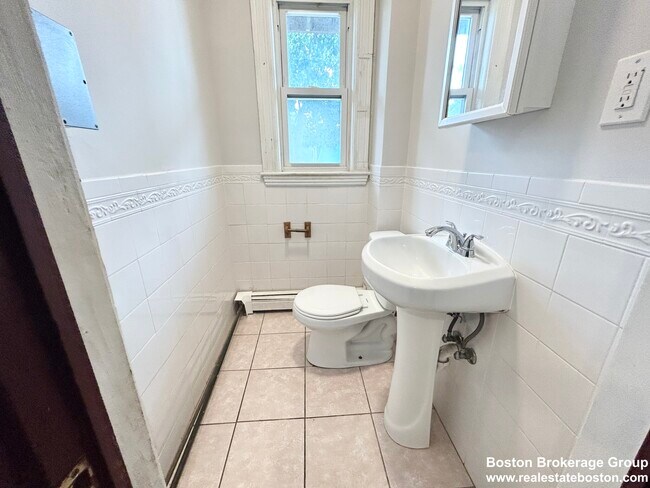 24 Maryland St unit 2, Dorchester, MA 02125 - photo 5