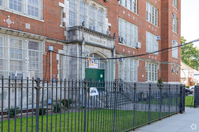 PS 107 Thomas A. Dooley has 884 students in grades PK, K-5.