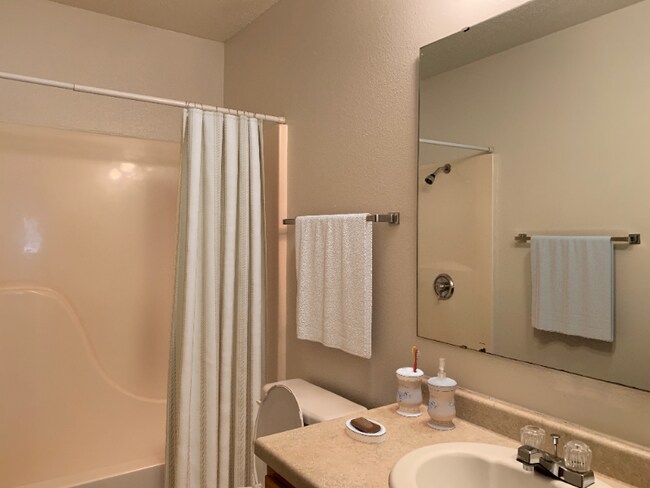 1121 14th Ave E unit 2, West Fargo, ND 58078 - photo 5