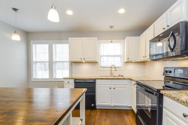 1433 E Stone Arch Dr, Fuquay Varina, NC 27526 - photo 6