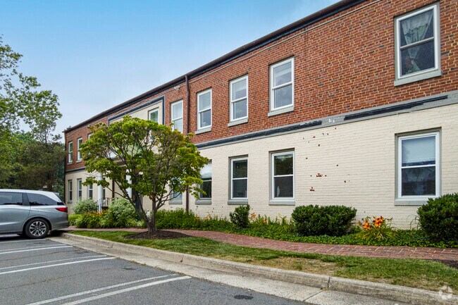 St Anthony Academy is a school in Fairfax.