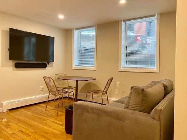 42 Irving St unit B, Boston, MA 02114 - photo 3