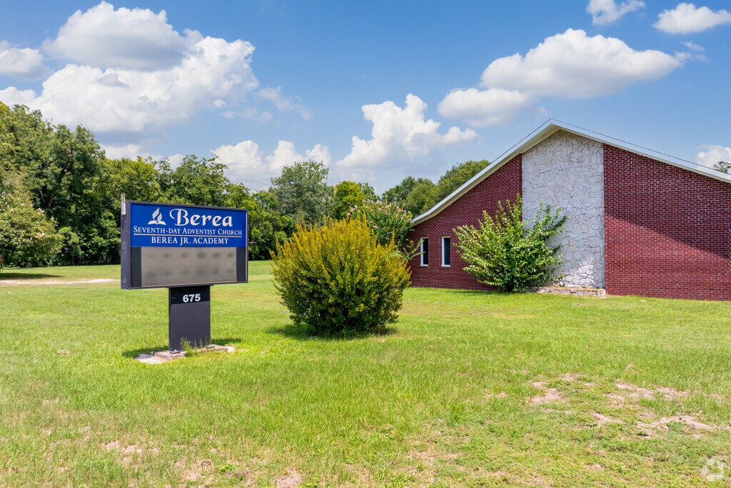 Berea Junior Academy is centrally located near residential neighborhoods.