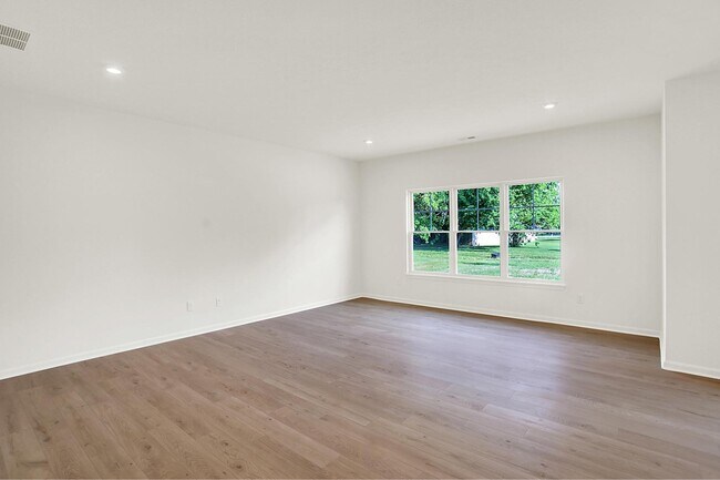 7056 Jackson Dr, Cumberland, IN 46229 - photo 7