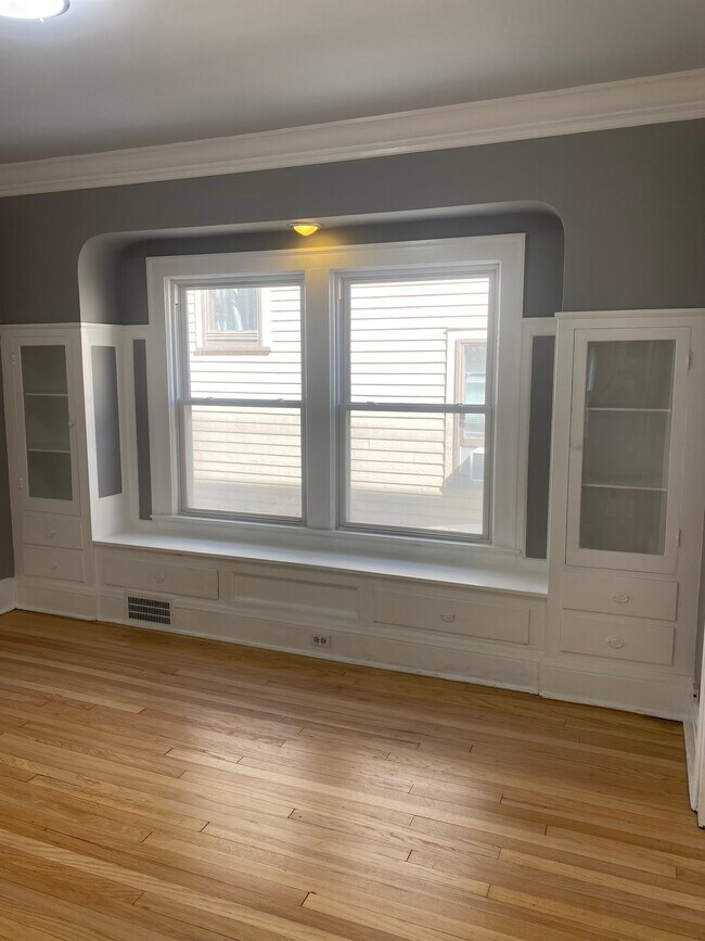 Dinning room built ins.