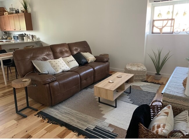 201 North Ave unit 2nd floor, Millvale, PA 15209 - photo 5