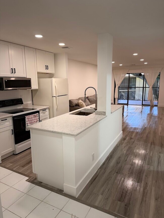 9517 NW 2nd Place Unit 9517, Coral Springs, FL 33071