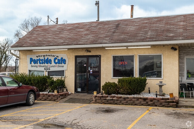 Far South residents gather at the Portside Cafe for a great meal.