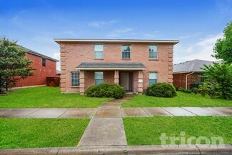 834 Smokey Oak Dr, Lancaster, TX 75146