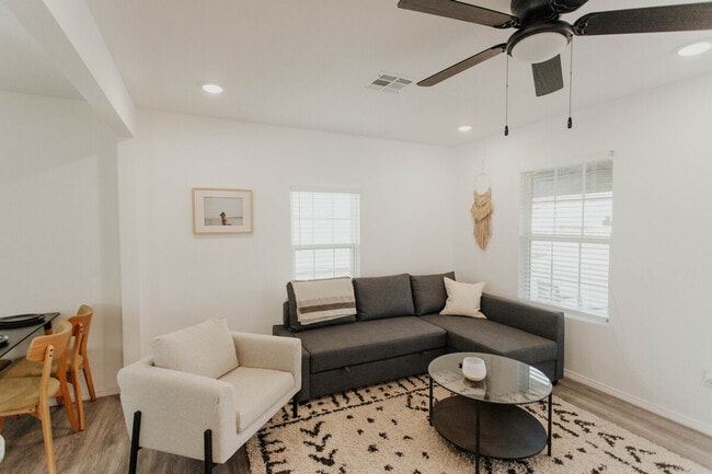 3729-3727 N 24th St unit ID1352452P, Waco, TX 76708 - photo 2