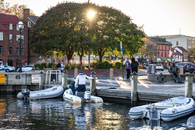 Annapolis has great spots to launch and dock your boat.