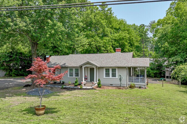 Mid-century ranch styled homes are a major part of the Far Oaks real estate market.