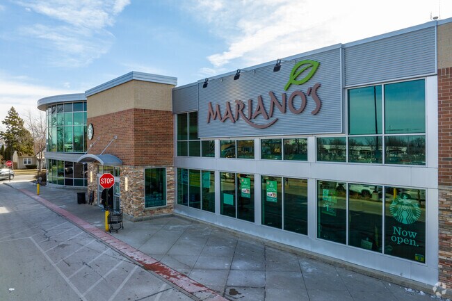 Mariano's is a premium grocer in Harwood Heights, it offers quality options to residents.