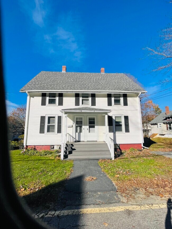 6 Park St Unit Side B, Boothbay Harbor, ME 04538