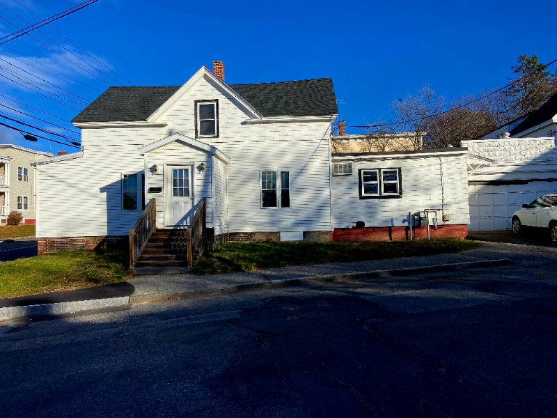 2 Howe St unit 1, Lewiston, ME 04240 - photo 1