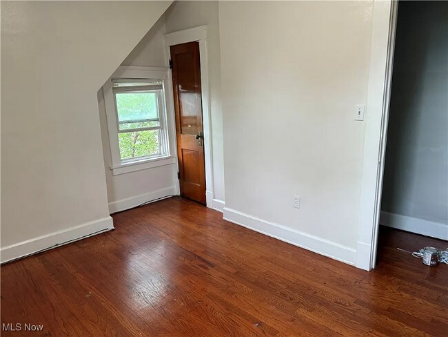 19901 Naumann Ave, Cleveland, OH 44119 - photo 7