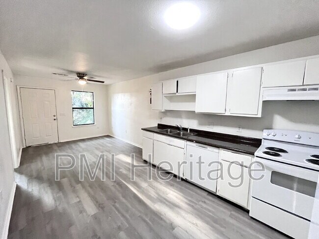 606 Virginia St unit 201, Springdale, AR 72764 - photo 5