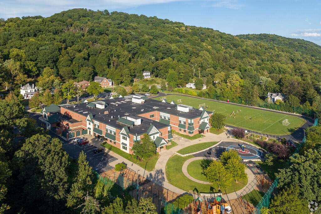 Osborne Elementary School is a highly rated, public school located in Sewickley, PA.