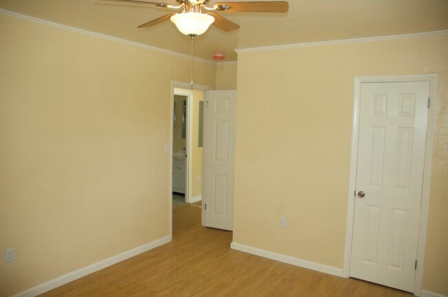 559 Pulaski St unit 1, Athens, GA 30601 - photo 5