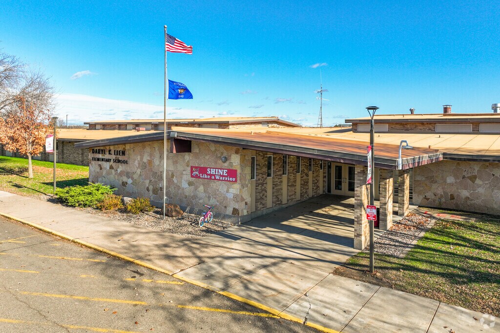 Lien Elementary School has an overall graded B on Niche.