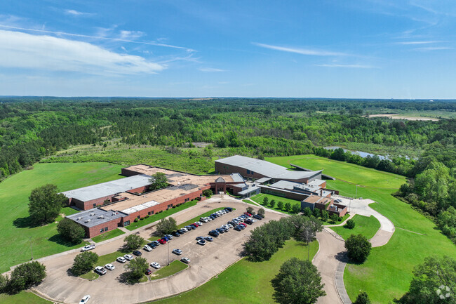 Northwest Jackson IBMYP Middle School has a student to teacher ratio of 9 to 1.