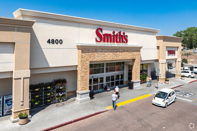 Smith’s offers everyday groceries near Eagle Ranch.