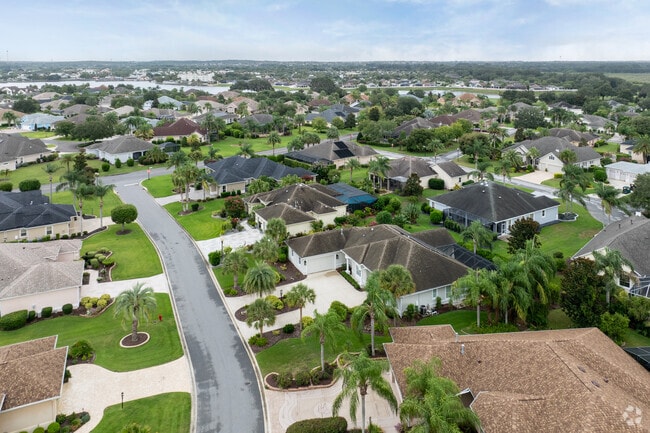 The Village of Bridgeport is centrally located in the vast Villages community.